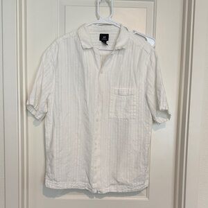 H&M White Short-Sleeve Textured Button-Down Shirt